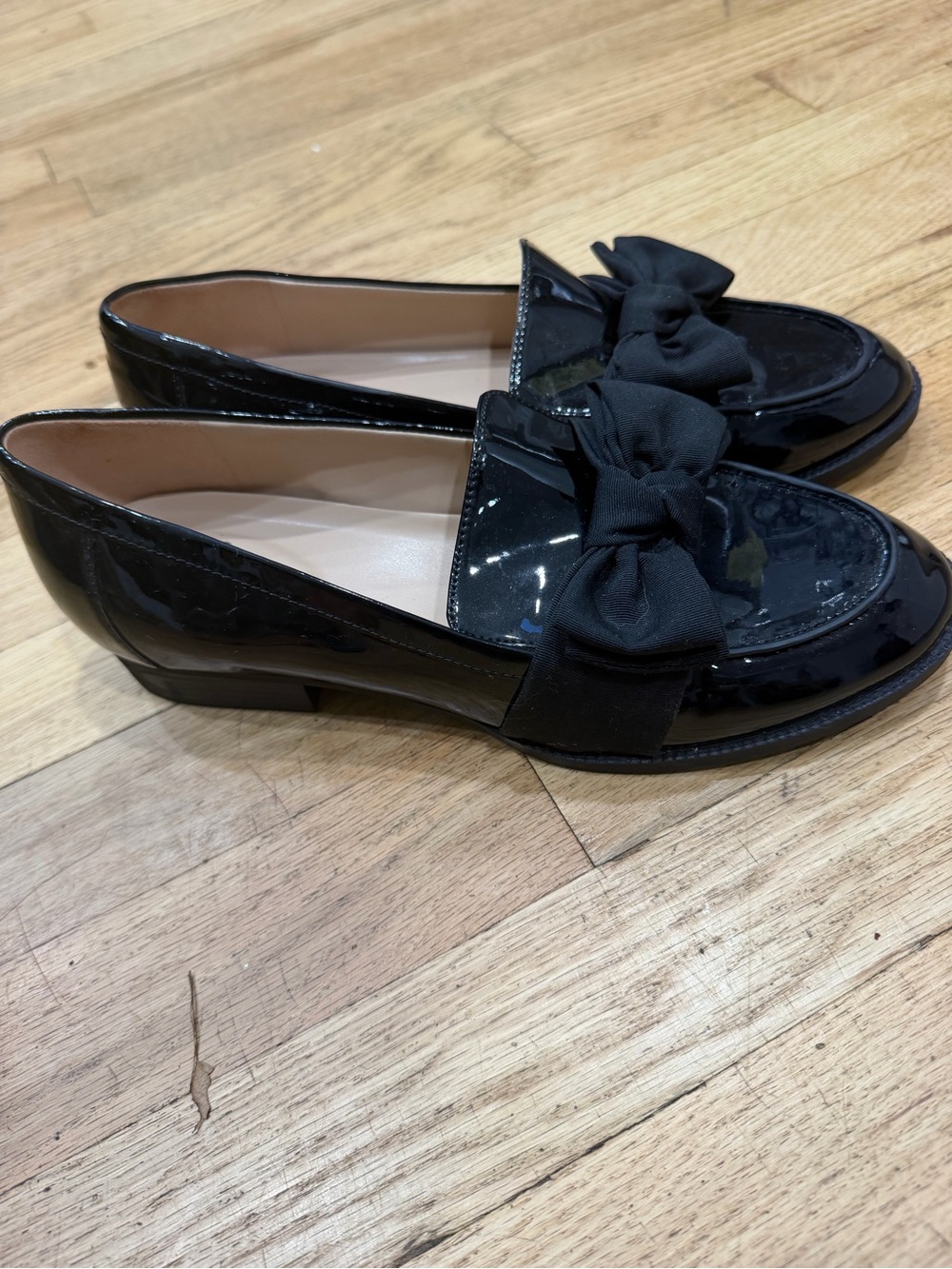 Bandolino Black Patent Bow Loafers